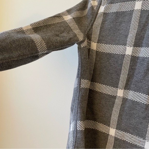 Chico's Gray and White Plaid Cardigan Size 0 - Picture 7 of 8